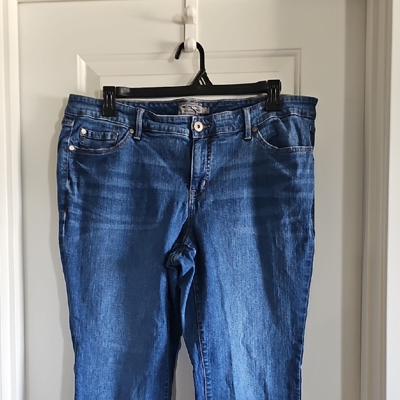 Women's Blue Jeans - Picture 1 of 3